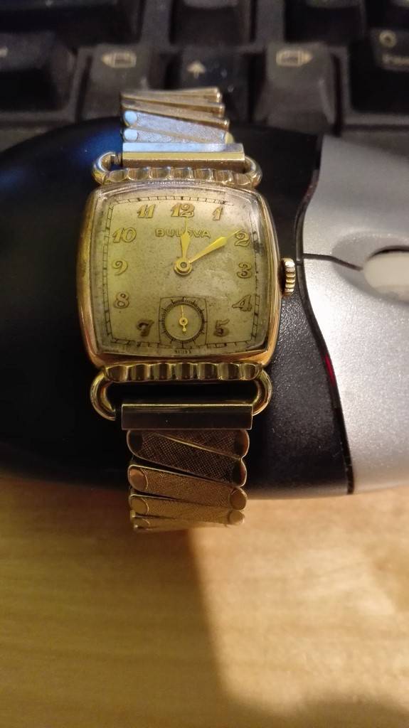 Bulova très vintage 58a194bbdacb3