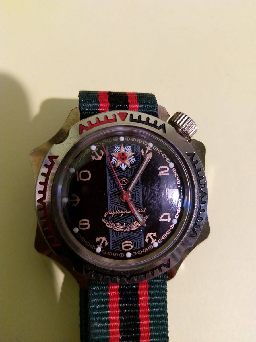 c'est quoi cette montre ? 5c44cacd380a6